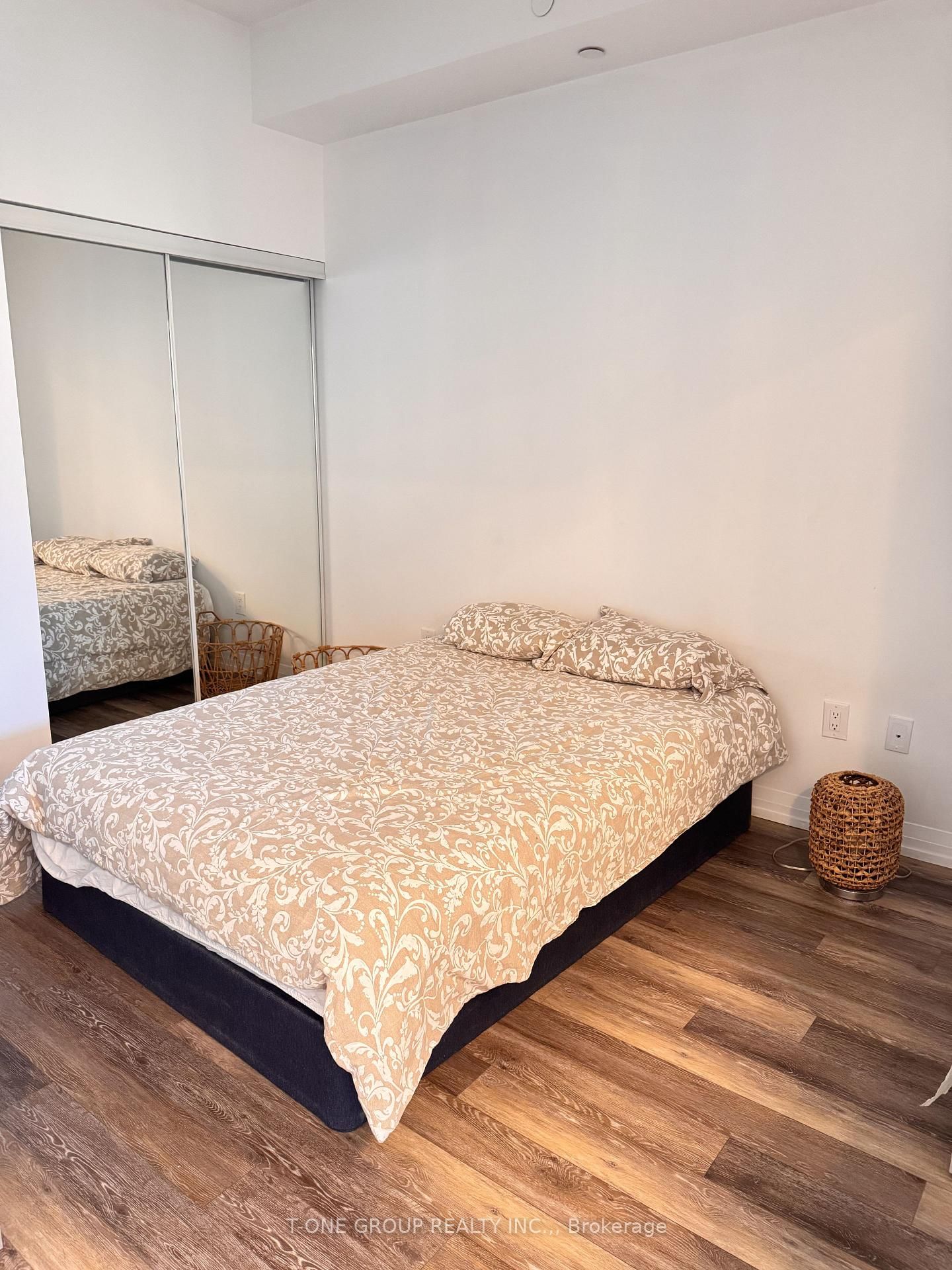 75 Canterbury Place E, Unit 1115 - Photo 8