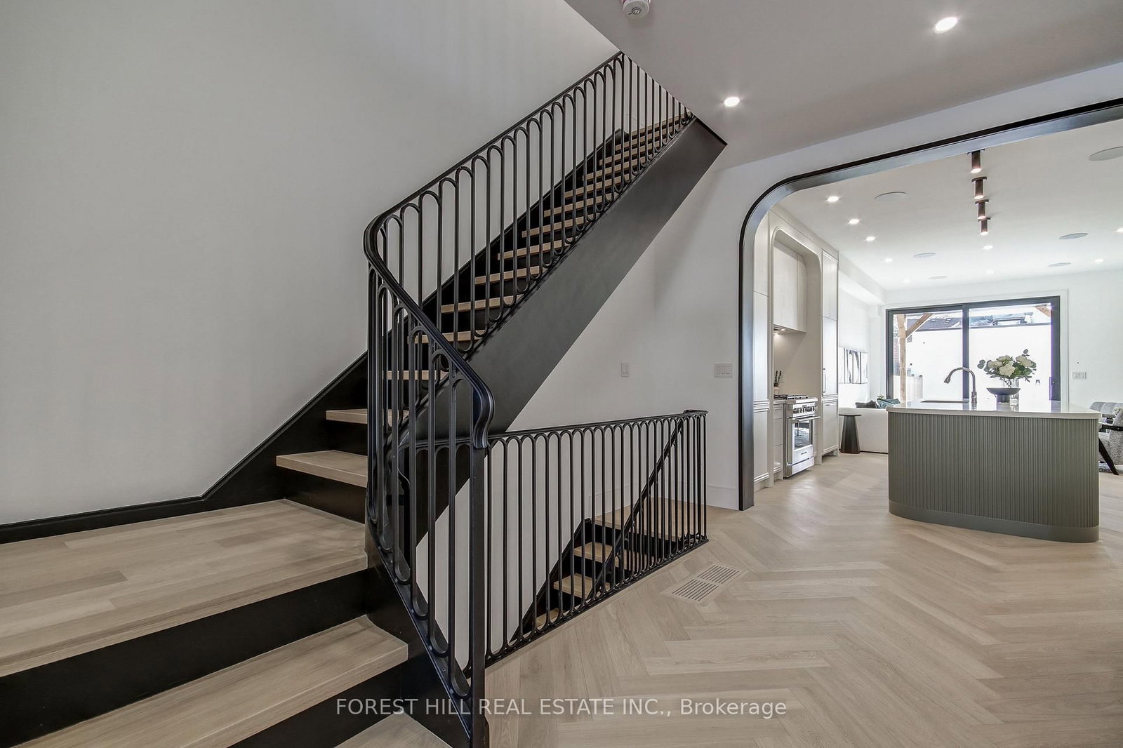 Townhouse for sale at 21 Foxley Street, Toronto, Ontario, M6J 1P9 - Trinity-Bellwoods - MLS: C12987966