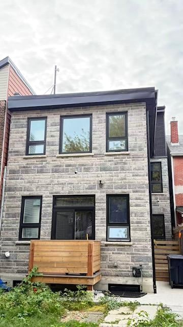 B02 - 35 Denison Ave, Toronto, M5T 2M6 | Image 3