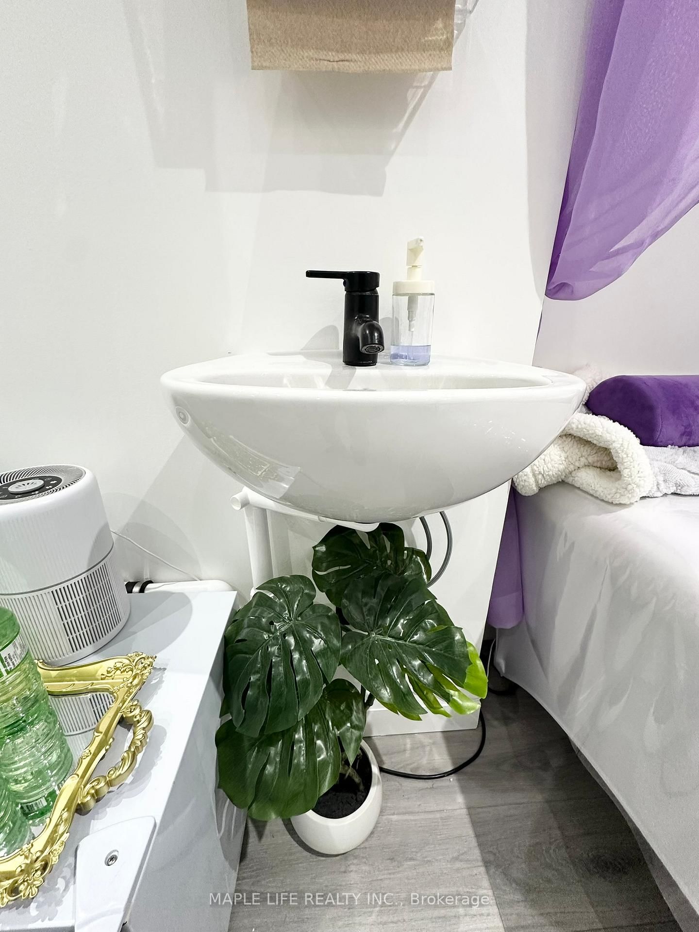 901 Yonge Street, Unit 106 - Photo 10