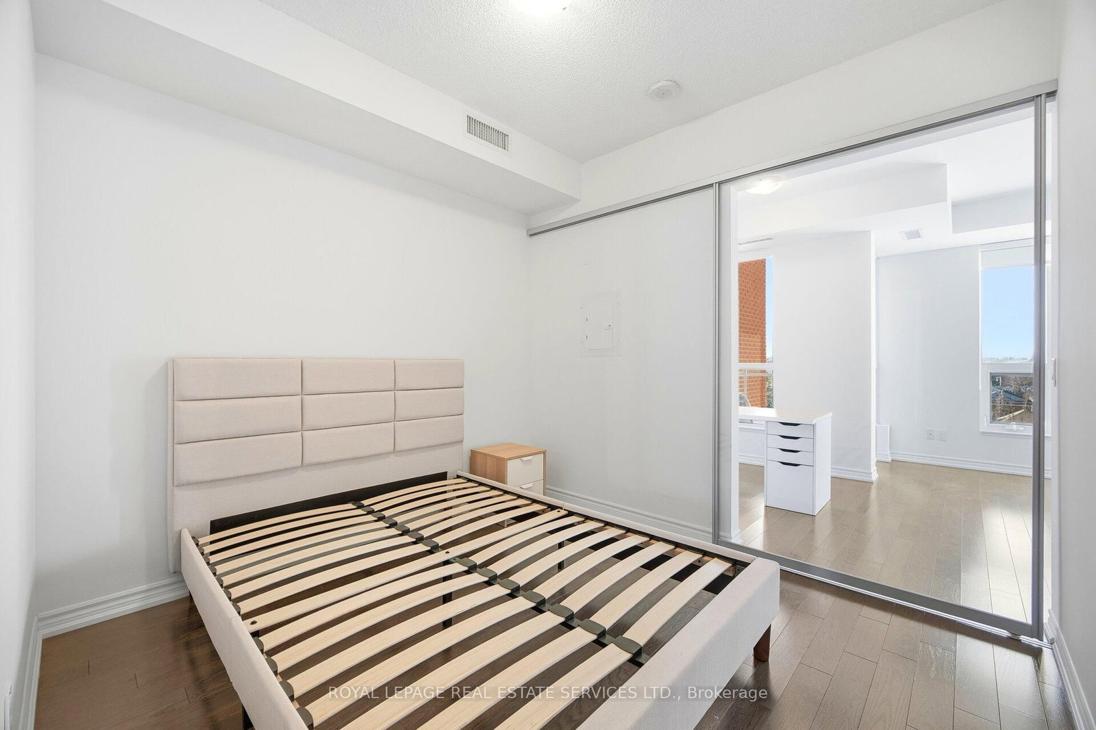 23 Glebe Road W, Unit 602 - Photo 18