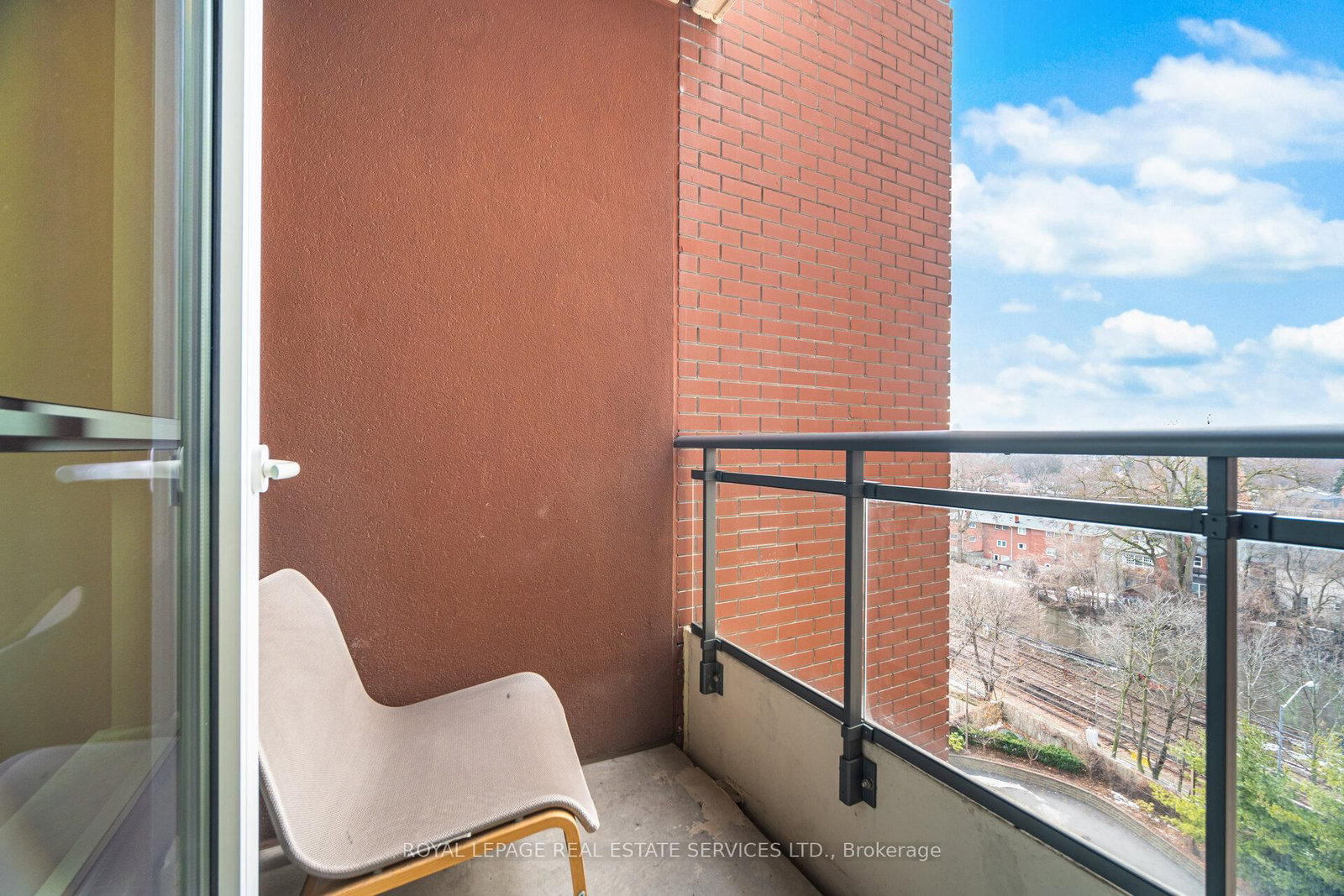 23 Glebe Road W, Unit 602 - Photo 22