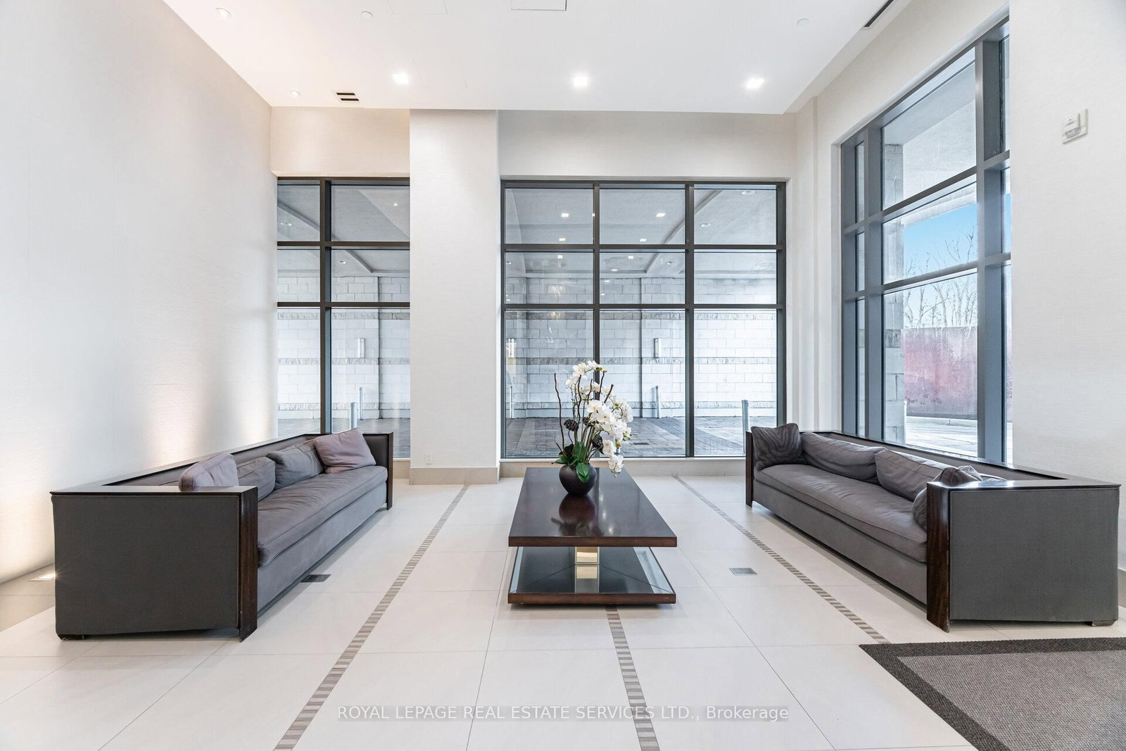 23 Glebe Road W, Unit 602 - Photo 4