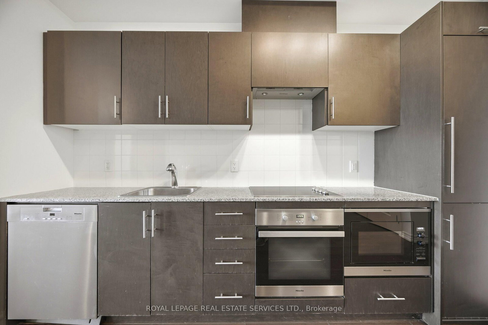 23 Glebe Road W, Unit 602 - Photo 9