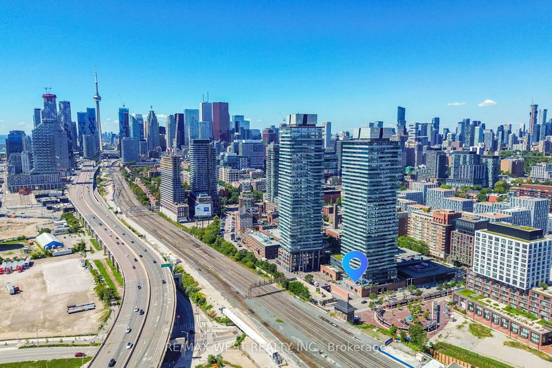 90 Distillery Lane, Toronto, M5A 4R2 | Image 2