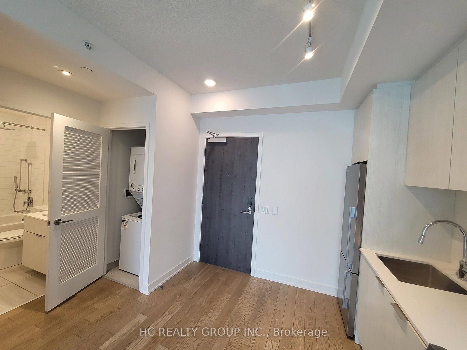 25 Richmond Street E, Unit 2207 - Photo 4