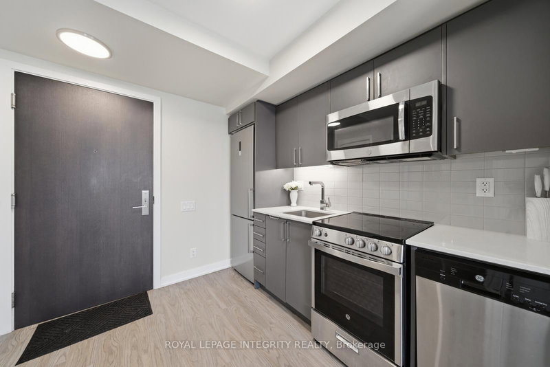 807 - 38 Monte Kwinter Crt, Toronto, M3H 0E2 | Image 2