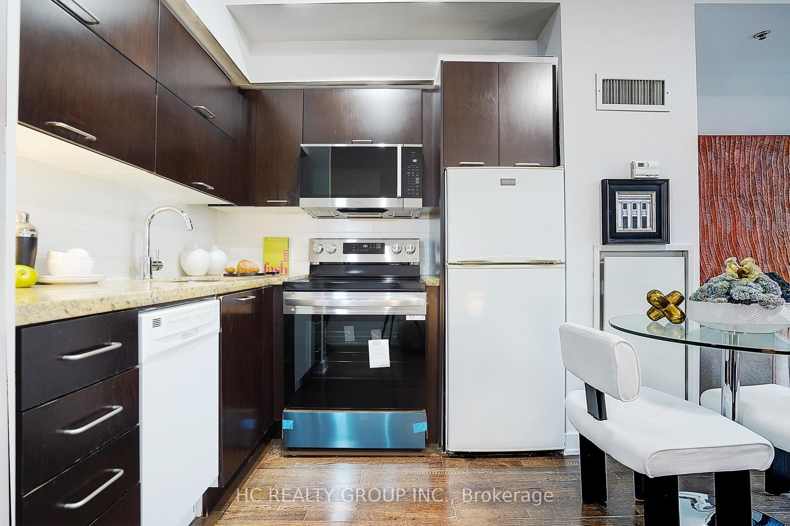 Condo for sale at 705-21 Nelson Street, Toronto, Ontario, M5V 3H9 - University - MLS: C12988362