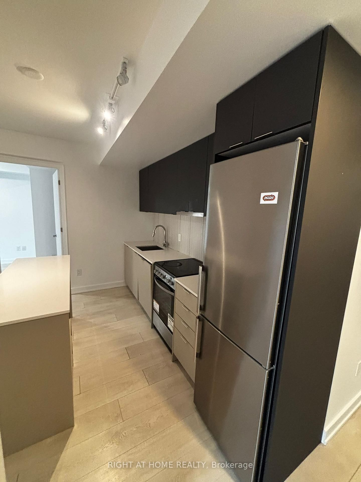 8 Tippett Road, Unit 1311 - Photo 18