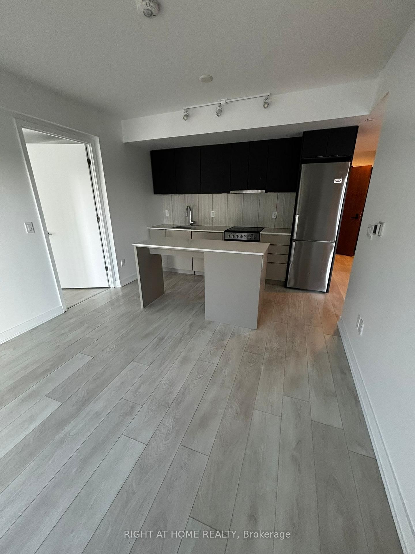 8 Tippett Road, Unit 1311 - Photo 3