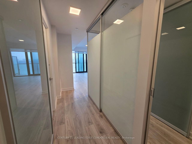 1902 - 29 Green Trail Court