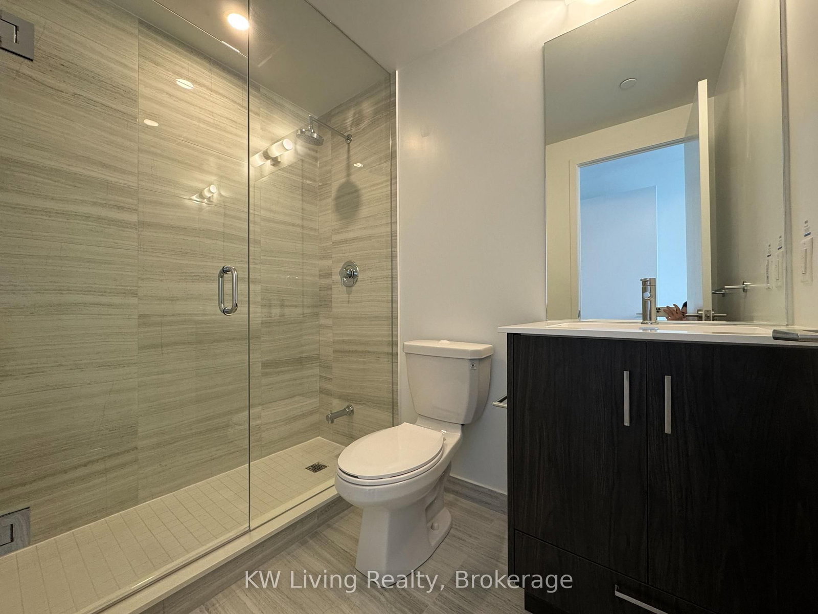 Condo for lease at 2006-180 Front Street, Toronto, Ontario, M5A 0A9 - Moss Park - MLS: C12988430