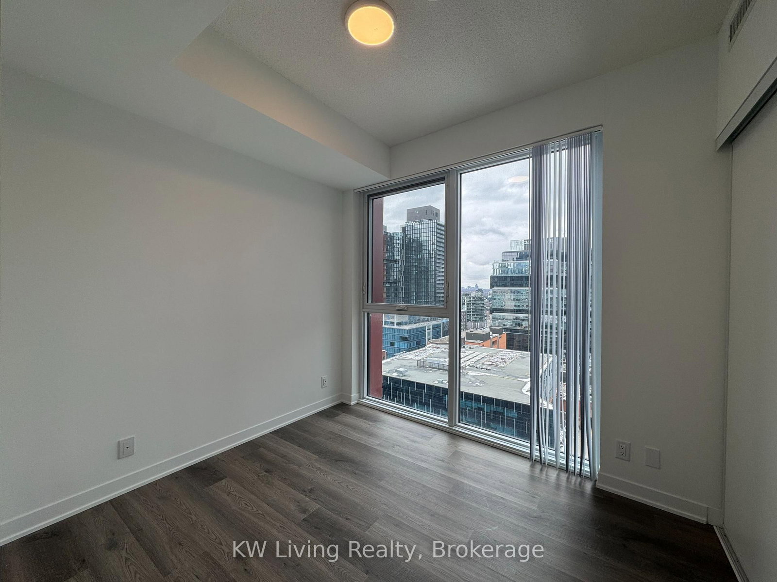 Condo for lease at 2006-180 Front Street, Toronto, Ontario, M5A 0A9 - Moss Park - MLS: C12988430