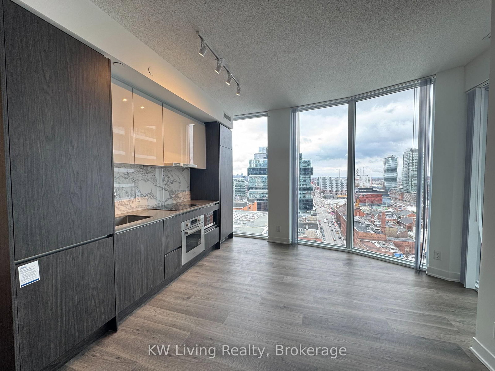 Condo for lease at 2006-180 Front Street, Toronto, Ontario, M5A 0A9 - Moss Park - MLS: C12988430