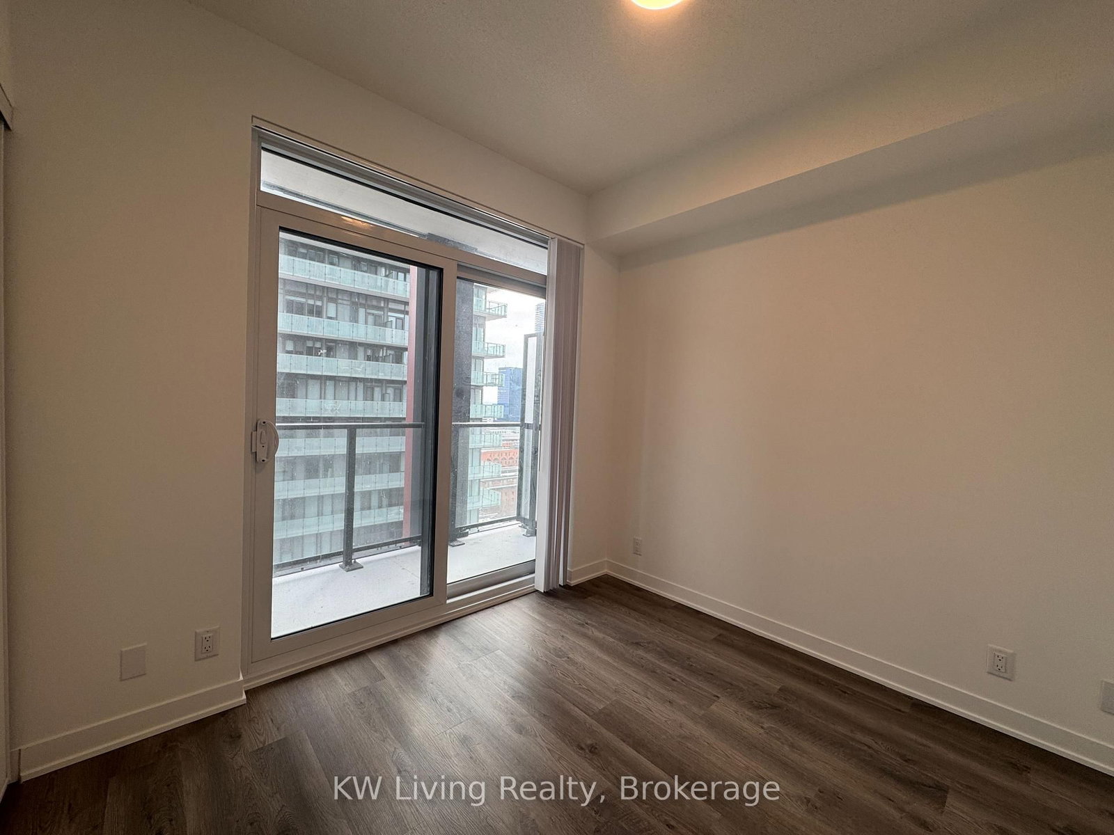 Condo for lease at 2006-180 Front Street, Toronto, Ontario, M5A 0A9 - Moss Park - MLS: C12988430