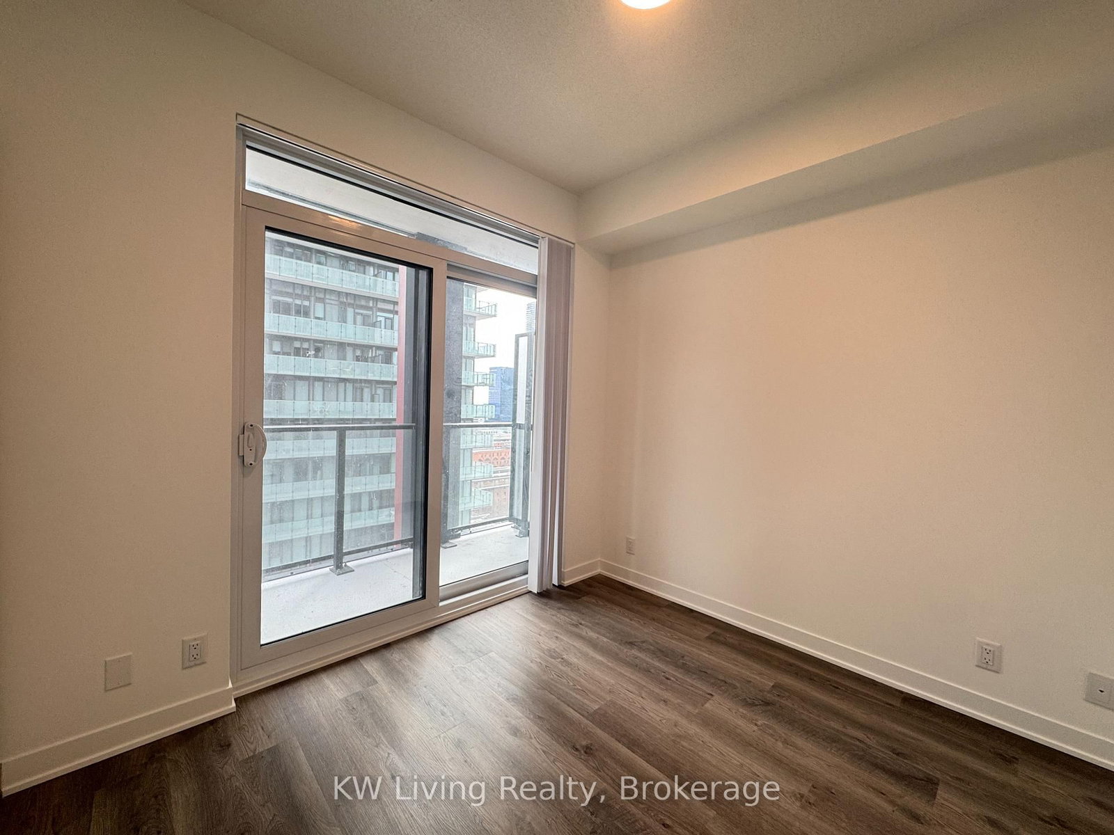 Condo for lease at 2006-180 Front Street, Toronto, Ontario, M5A 0A9 - Moss Park - MLS: C12988430