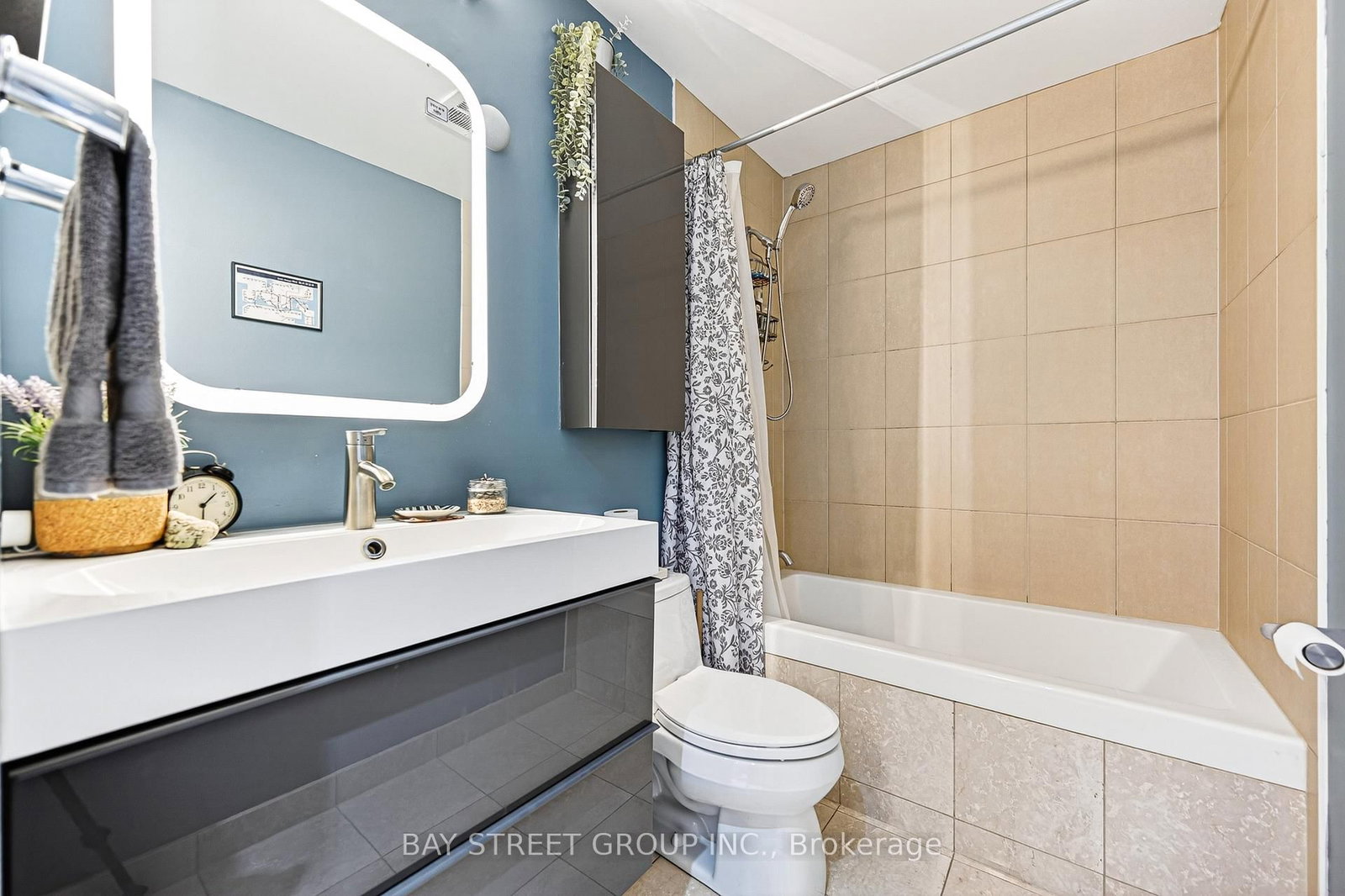 33 Charles Street E, Unit 3505 - Photo 23