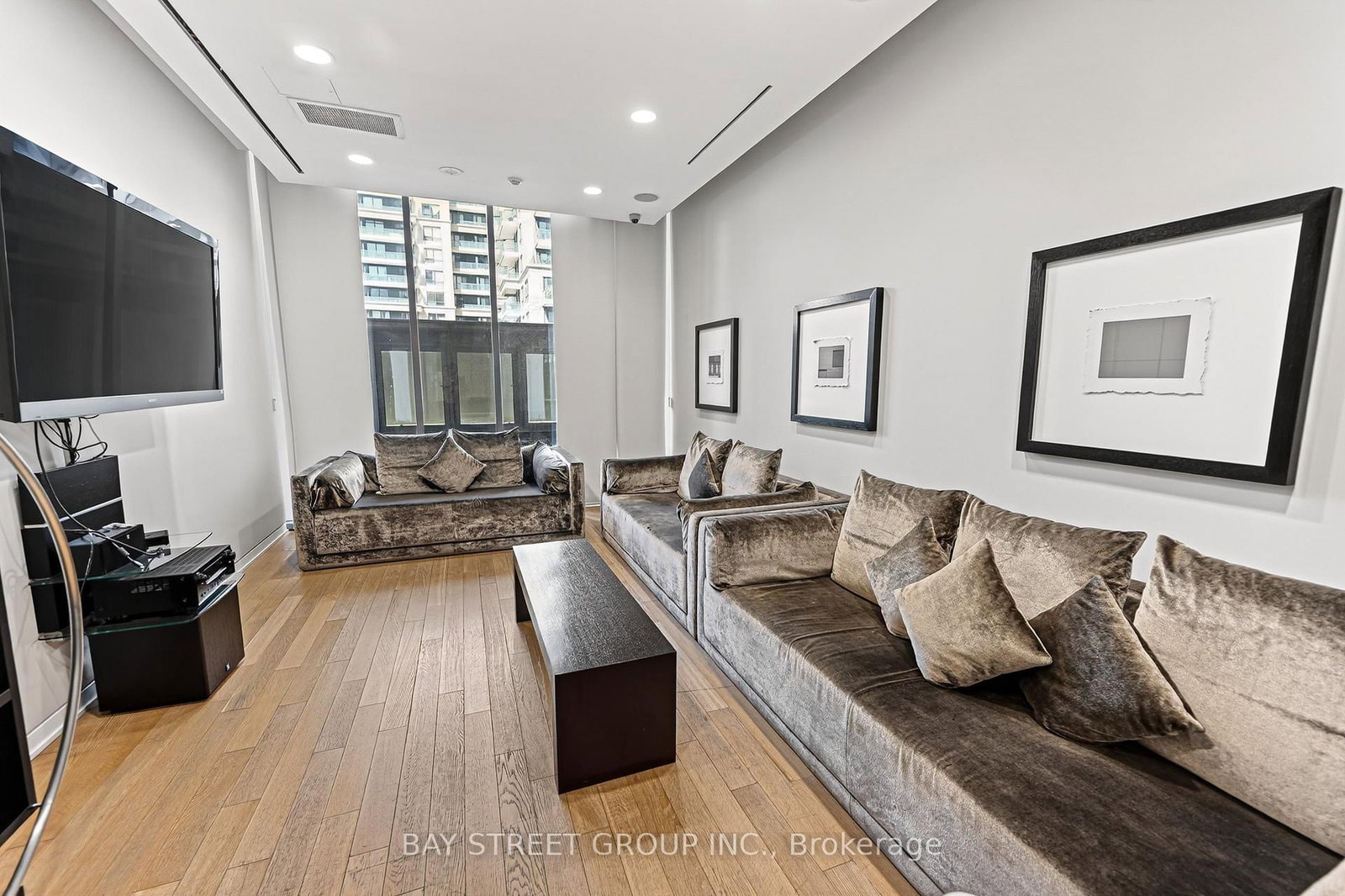 33 Charles Street E, Unit 3505 - Photo 35