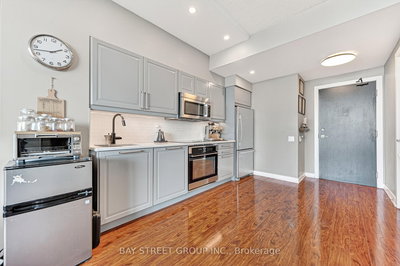 3505-33 Charles Street East, Toronto, Ontario image-0-4