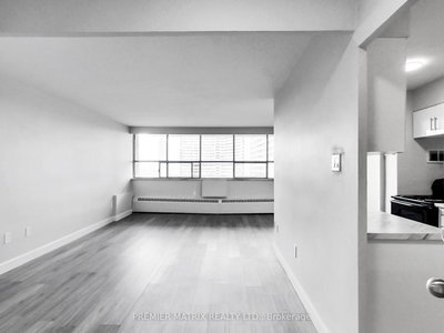 907-65 Thorncliffe Park Drive, Toronto, Ontario image-0-2