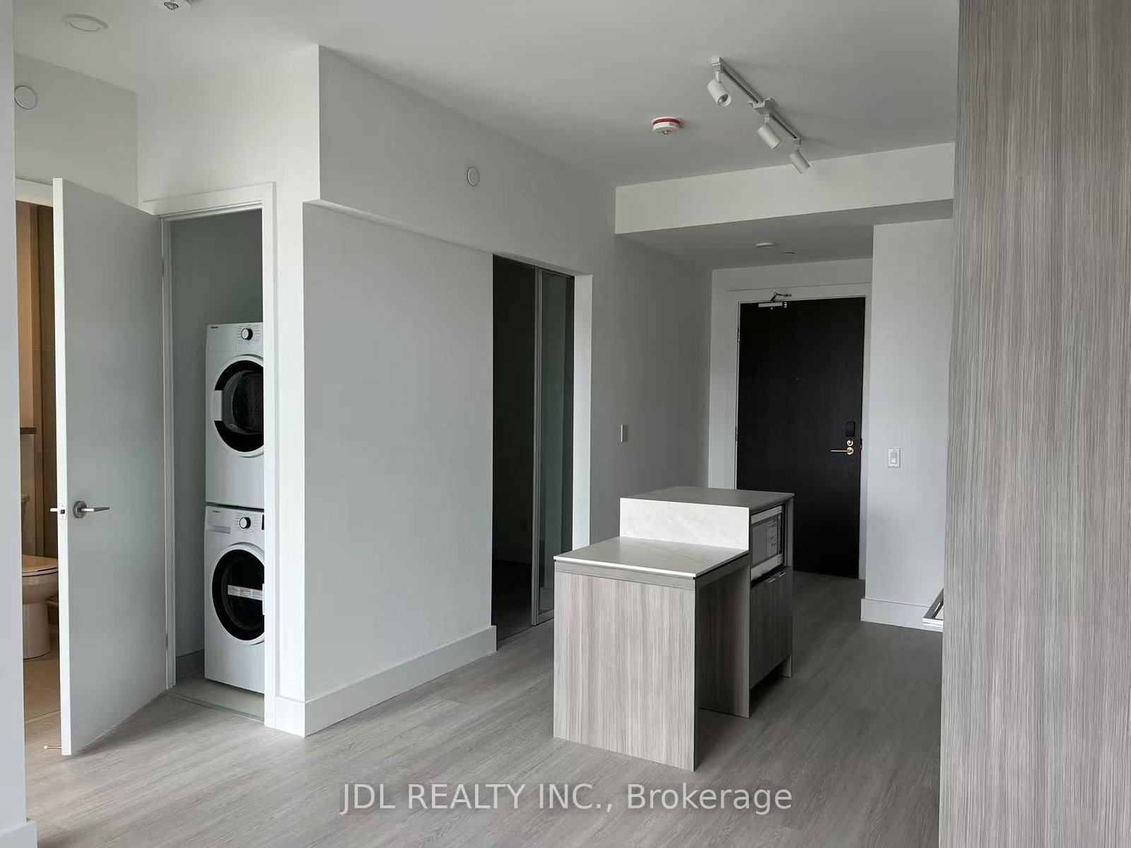 6 Greenbriar Road, Unit 613 - Photo 7