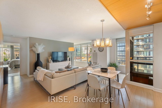 949 - 10 Capreol Court