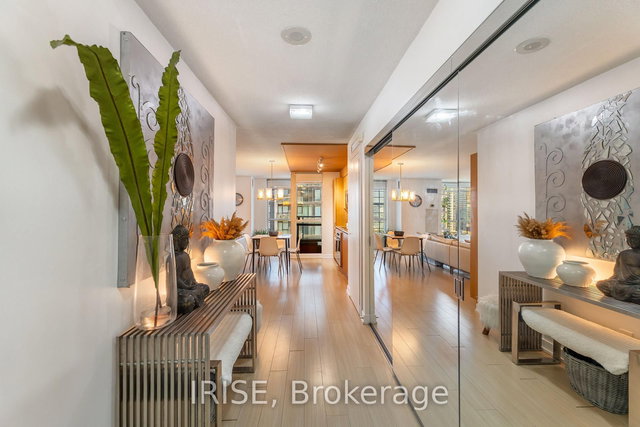 949 - 10 Capreol Court