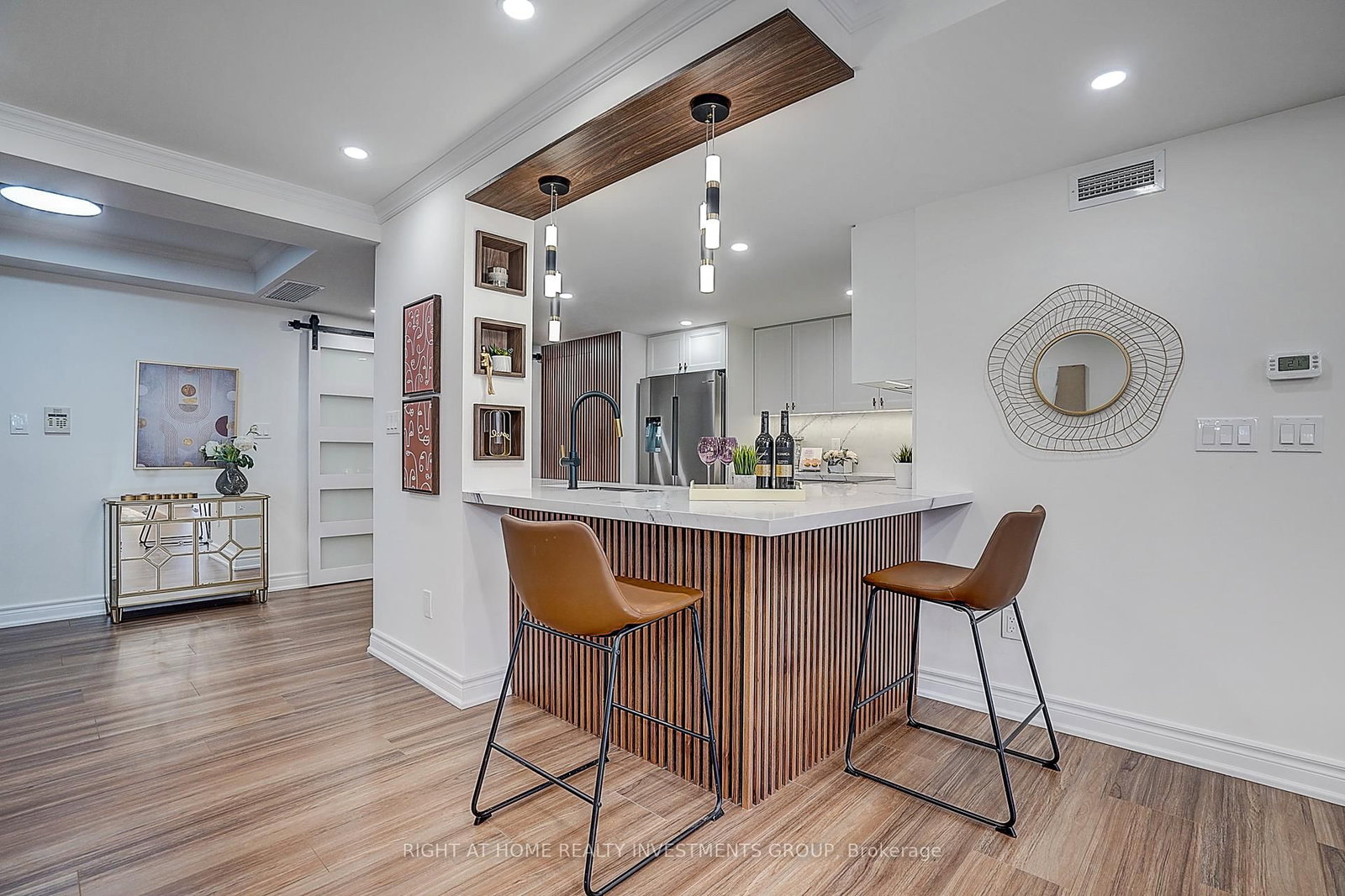 89 Skymark Drive, Unit 511 - Photo 18