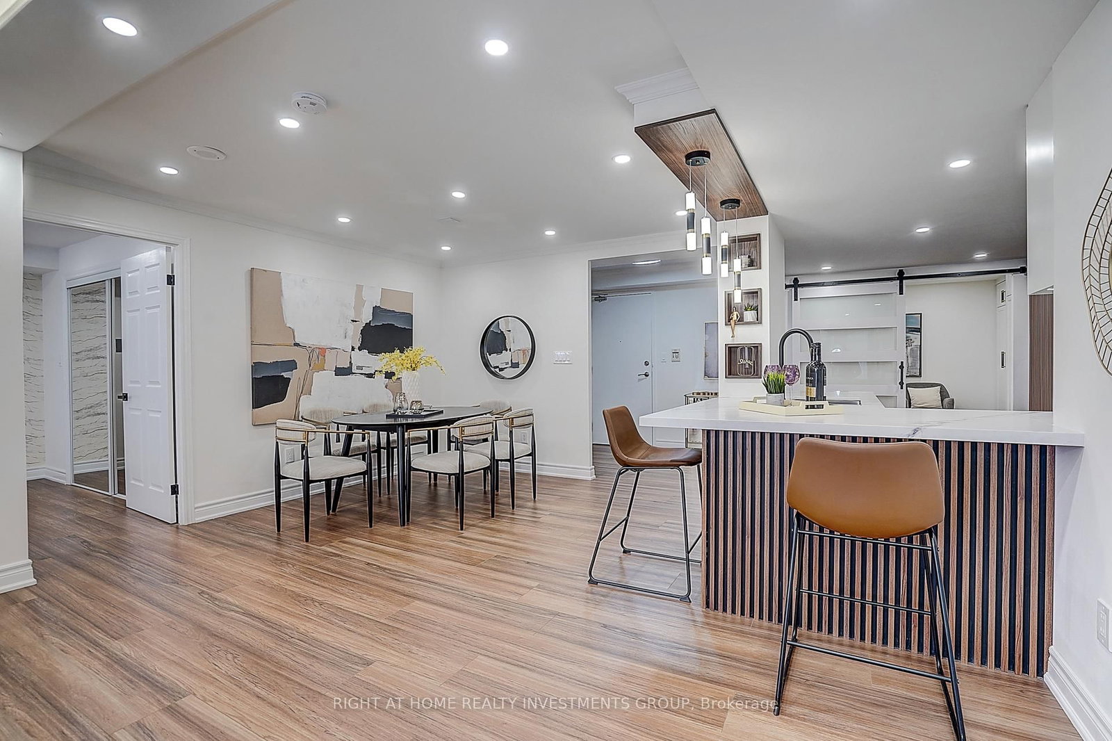 89 Skymark Drive, Unit 511 - Photo 20