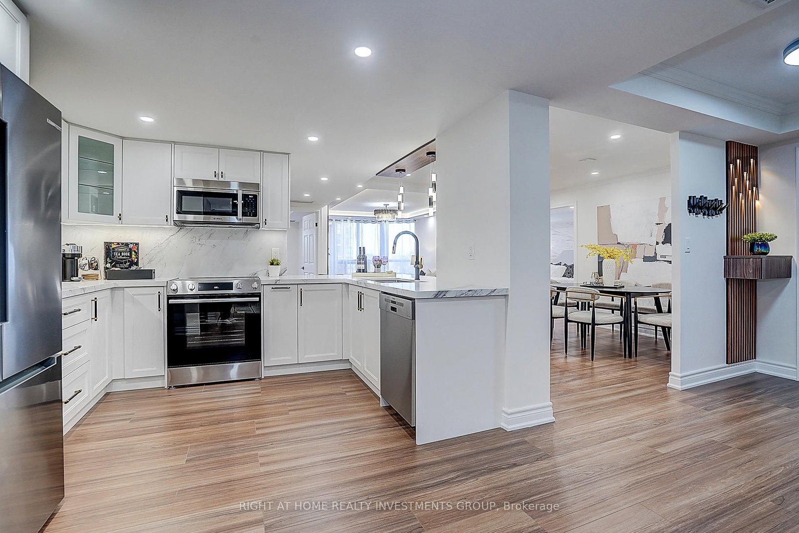 89 Skymark Drive, Unit 511 - Photo 26