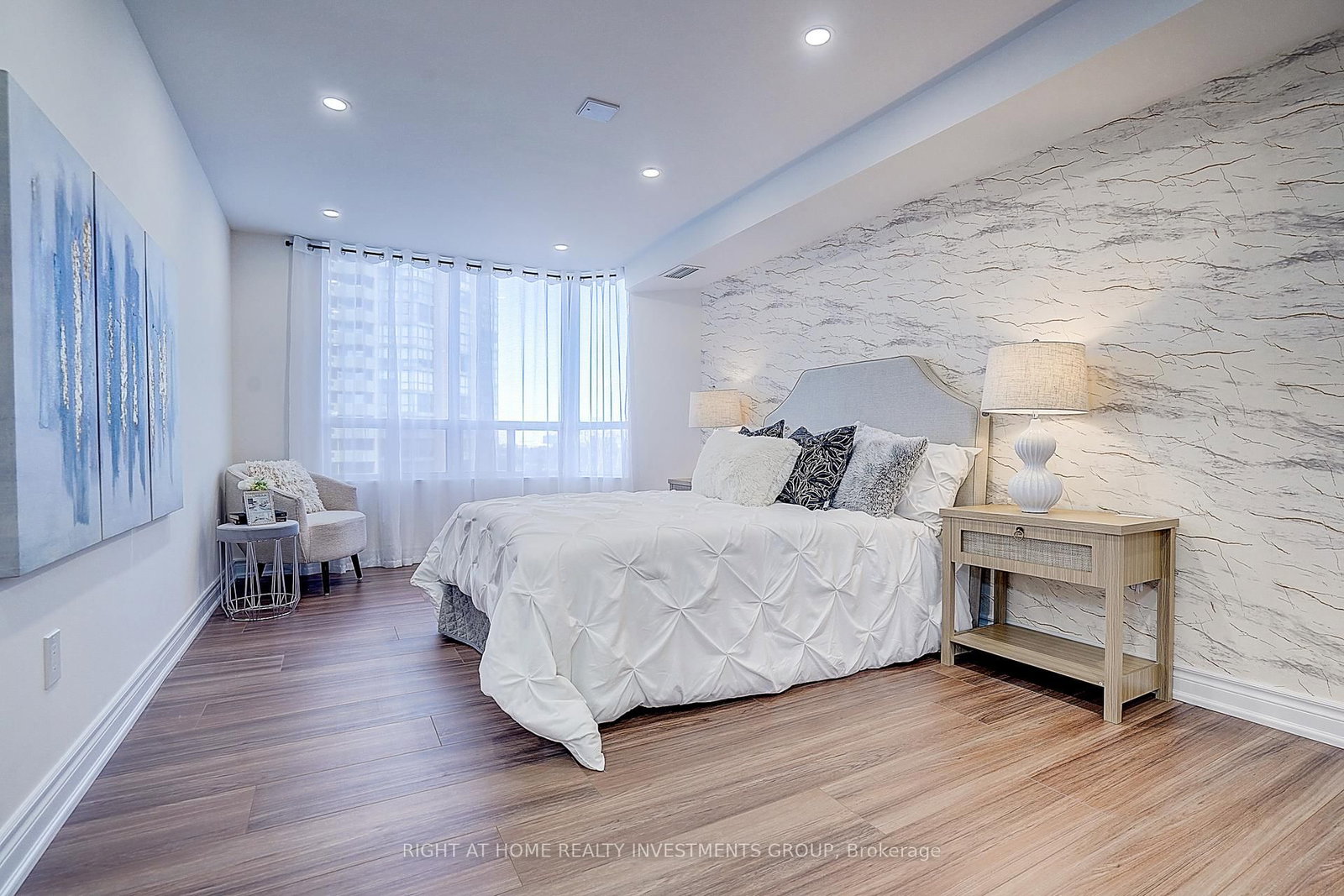 89 Skymark Drive, Unit 511 - Photo 32