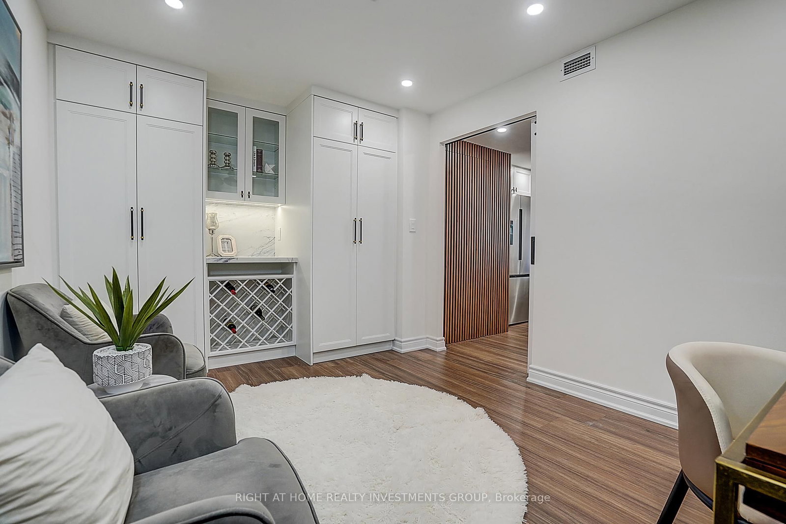 89 Skymark Drive, Unit 511 - Photo 43