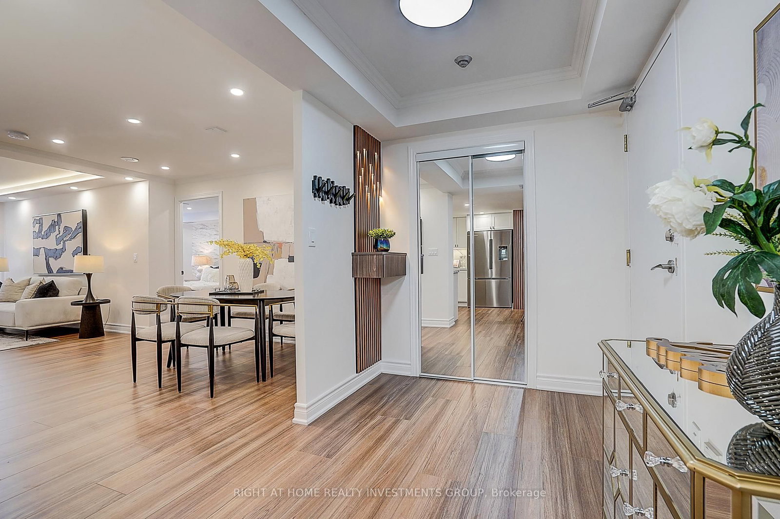 89 Skymark Drive, Unit 511 - Photo 5