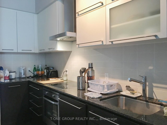 2604 - 770 Bay Street