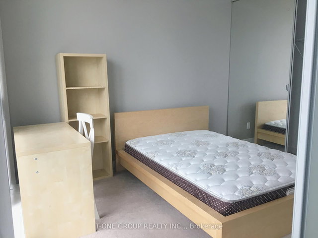 2604 - 770 Bay Street