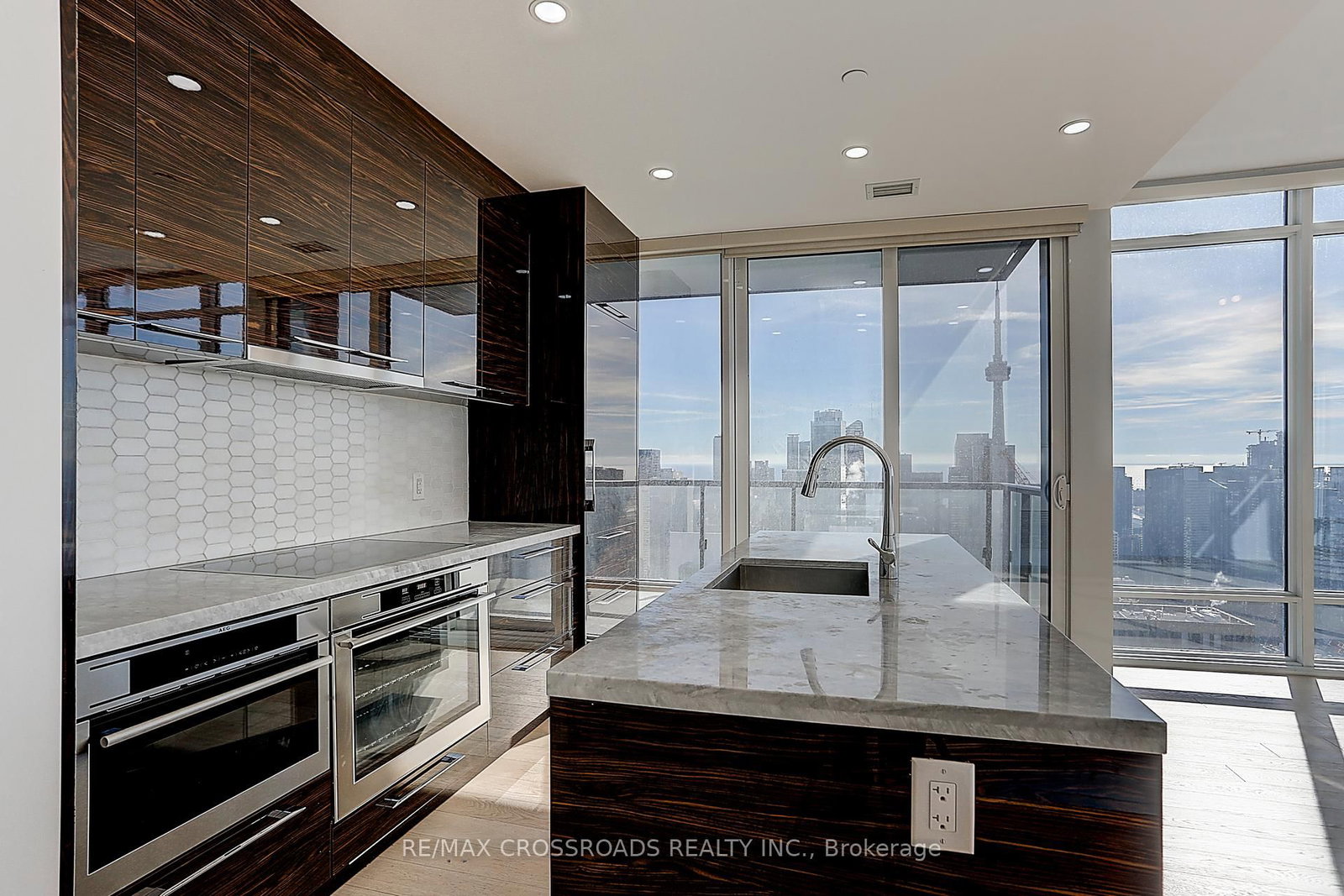 Condo for sale at 4310-488 University Avenue, Toronto, Ontario, M5G 0C1 - University - MLS: C12988676