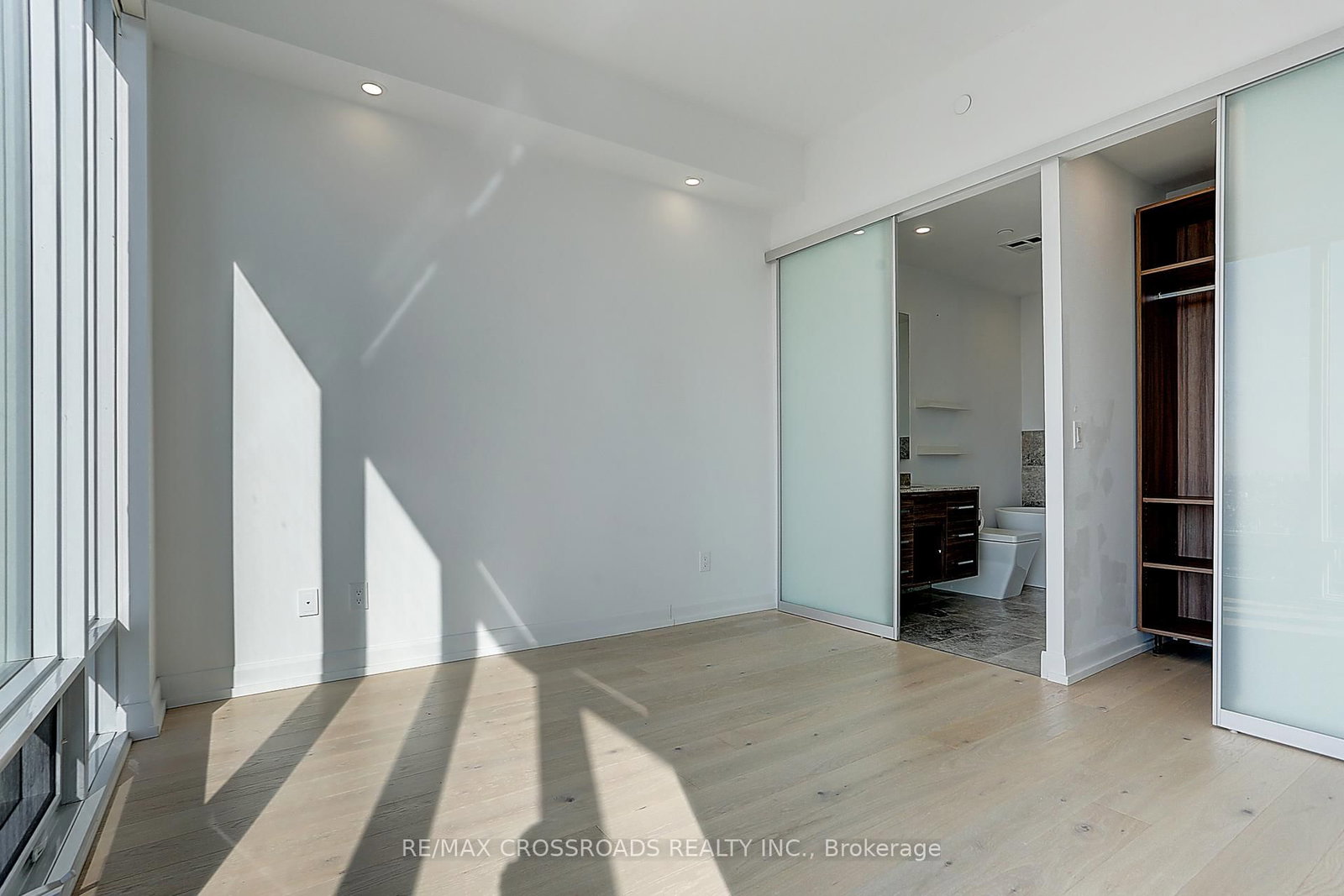 Condo for sale at 4310-488 University Avenue, Toronto, Ontario, M5G 0C1 - University - MLS: C12988676