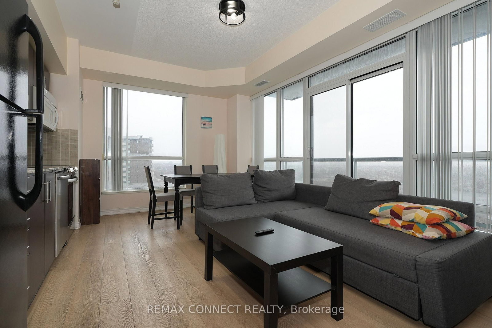 30 Heron's Hill Way, Unit 1605 - Photo 3