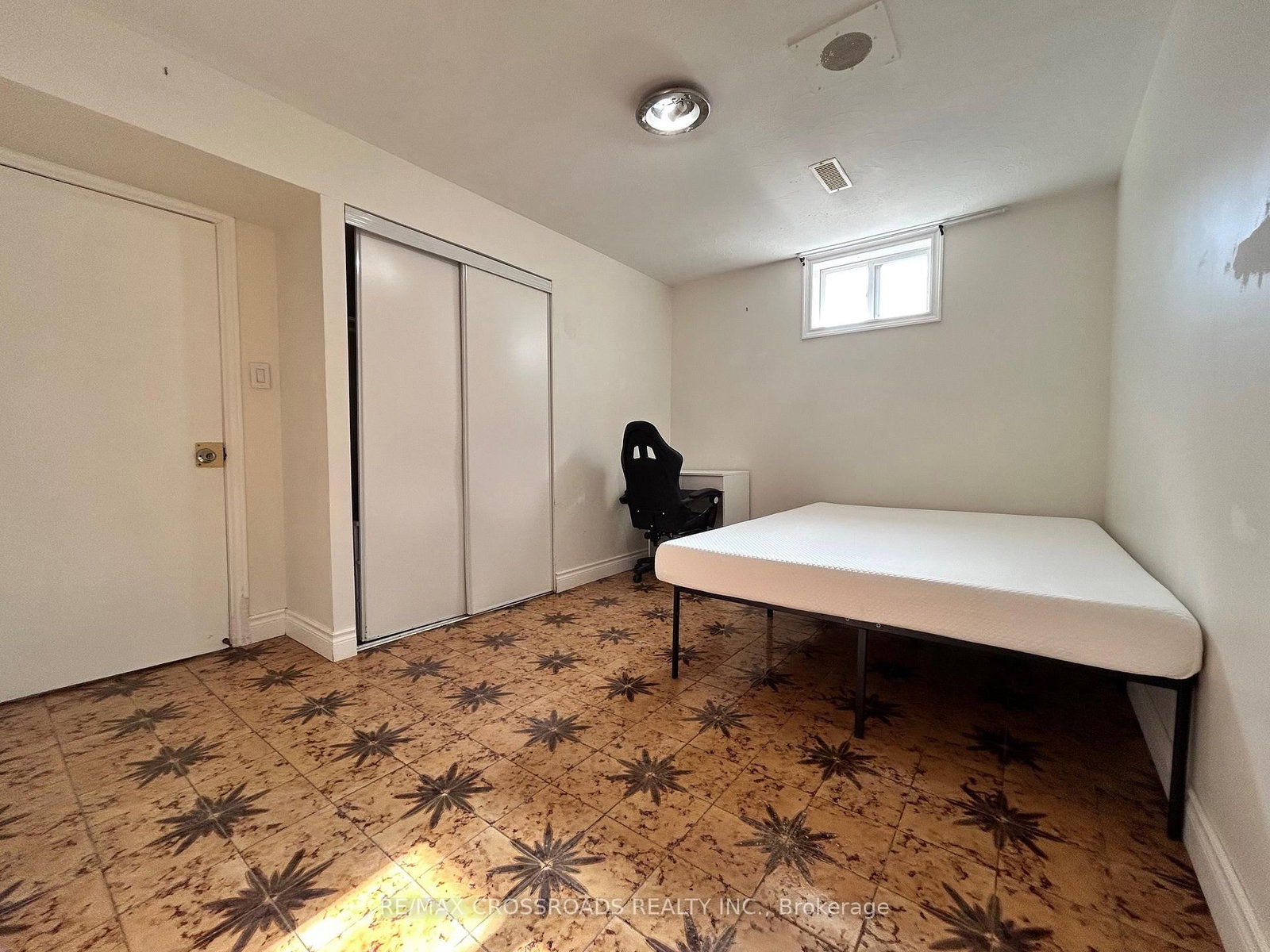 62 Navaho Drive, Unit Lower level - Photo 16