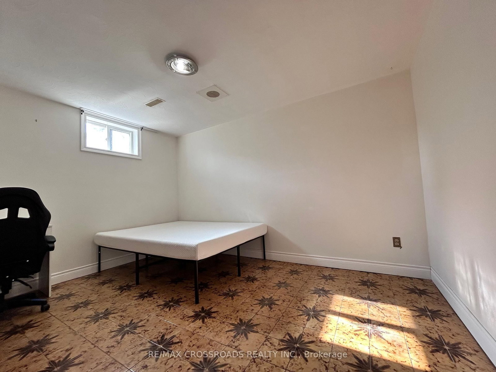 62 Navaho Drive, Unit Lower level - Photo 17