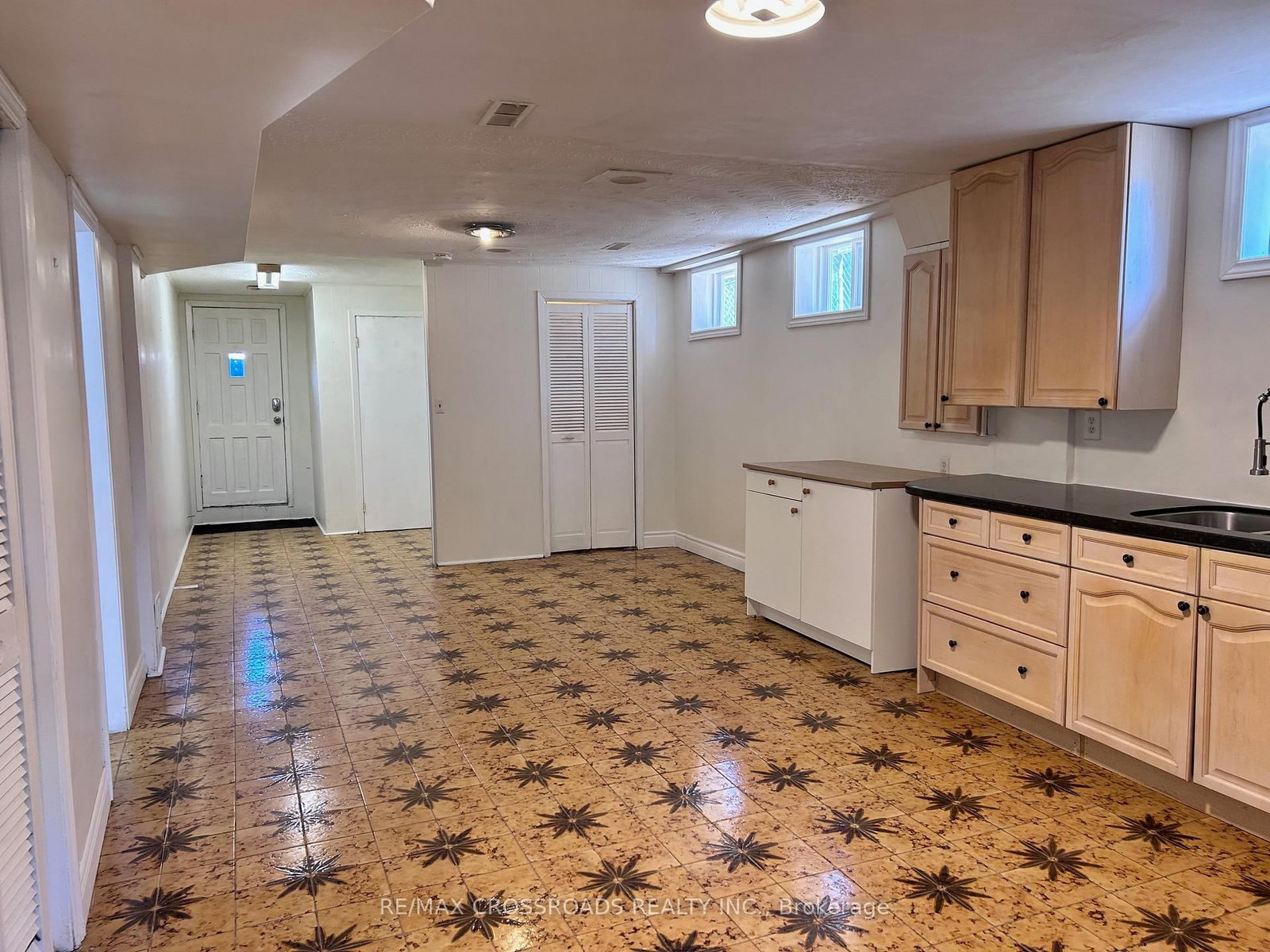 62 Navaho Drive, Unit Lower level - Photo 3