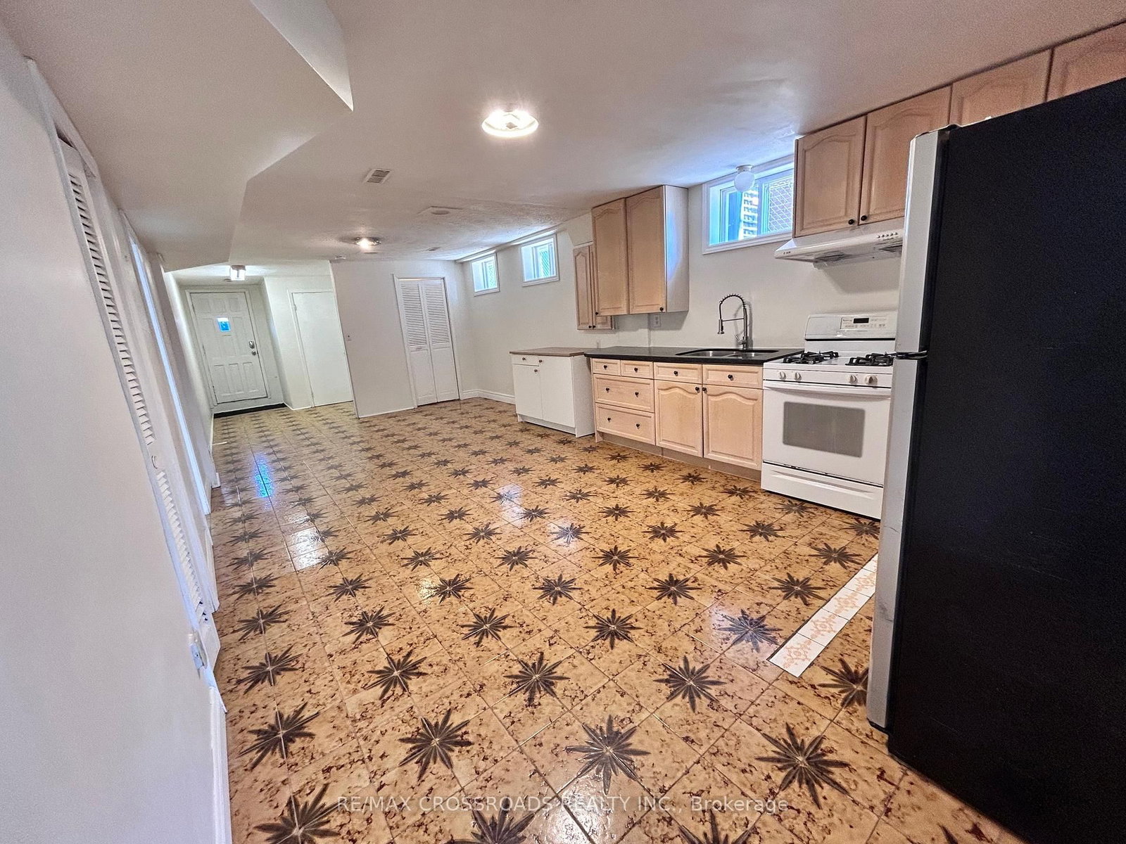 62 Navaho Drive, Unit Lower level - Photo 7