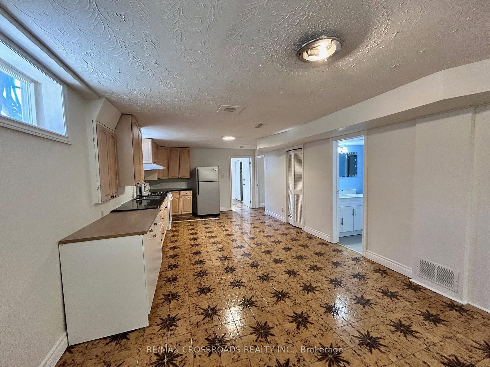 62 Navaho Drive, Unit Lower level - Photo 8