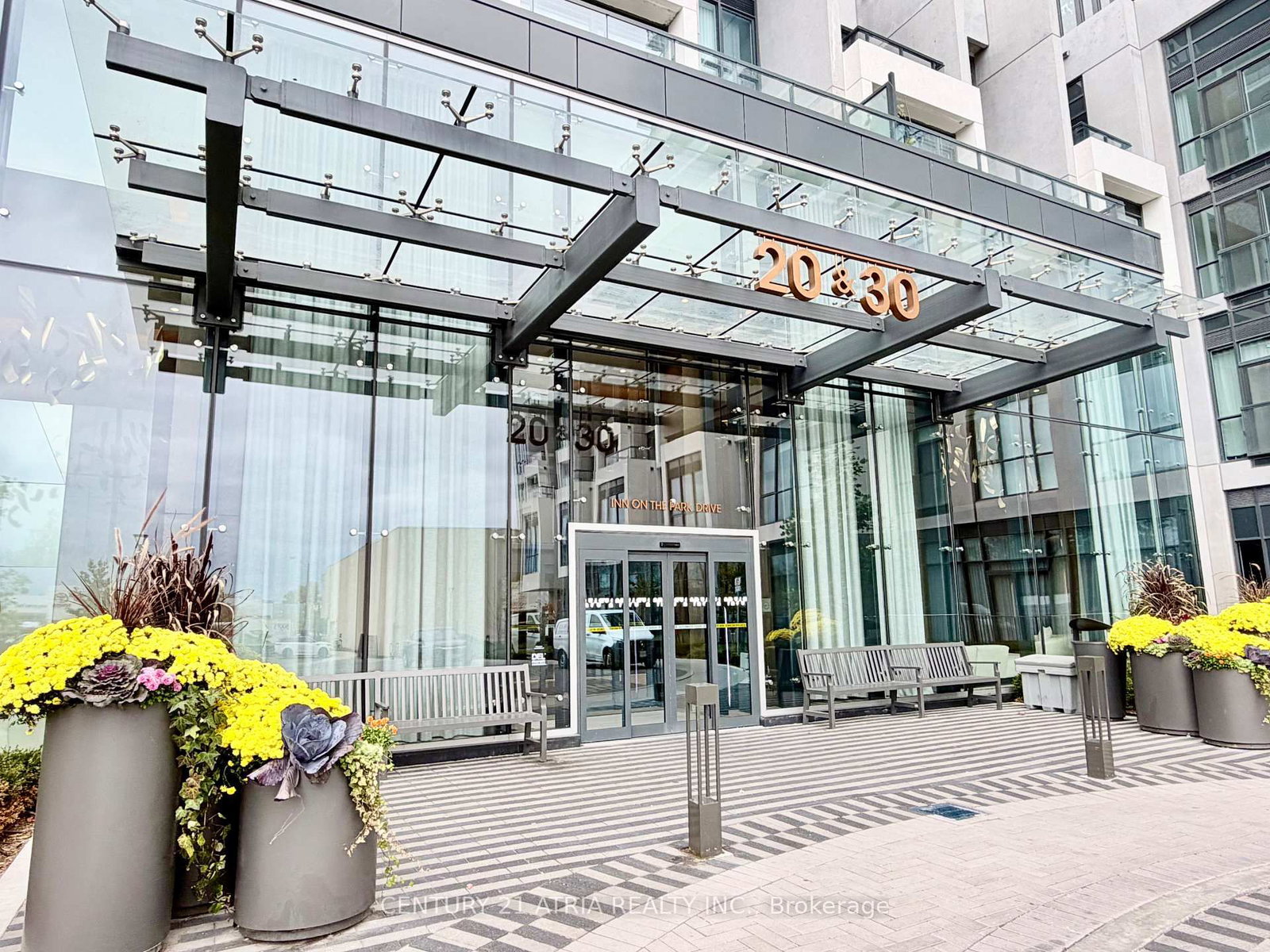 30 Inn On The Park Drive, Unit 802 - Photo 2