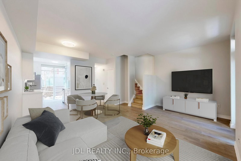 Th8 - 31 Brunel Crt, Toronto, M5V 3Y2 | Image 2
