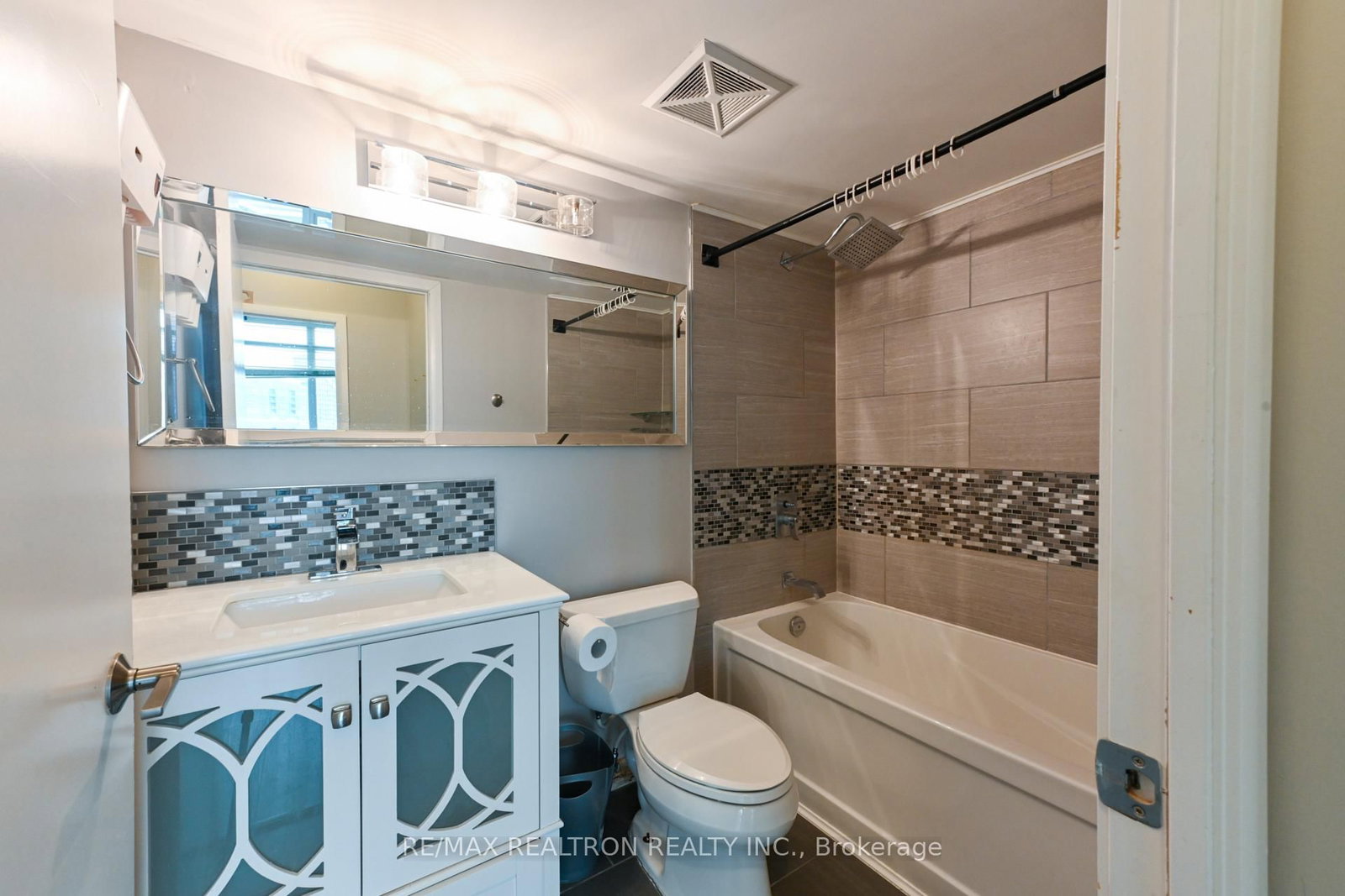 231 Fort York Boulevard, Unit 2505 - Photo 16