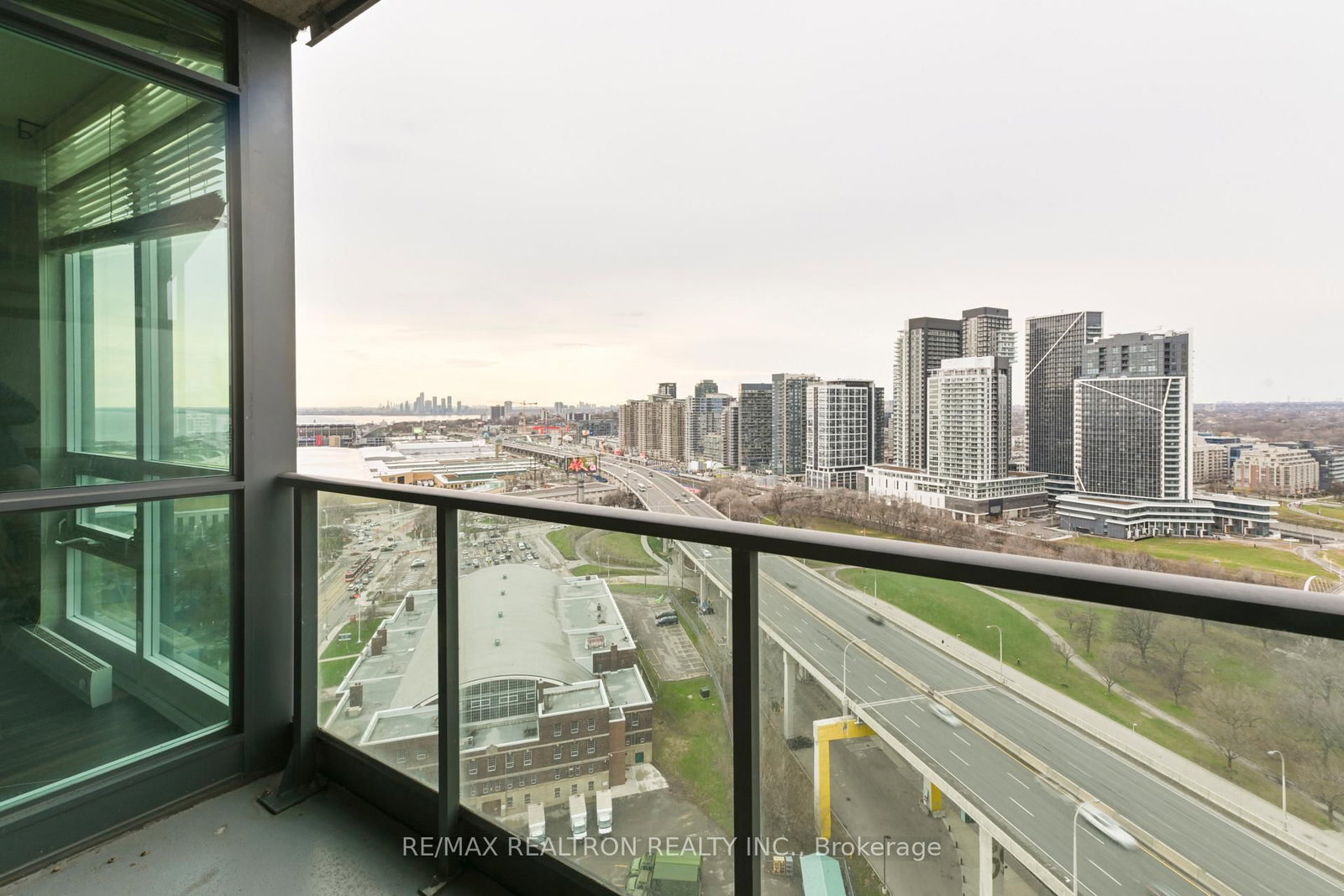 231 Fort York Boulevard, Unit 2505 - Photo 18