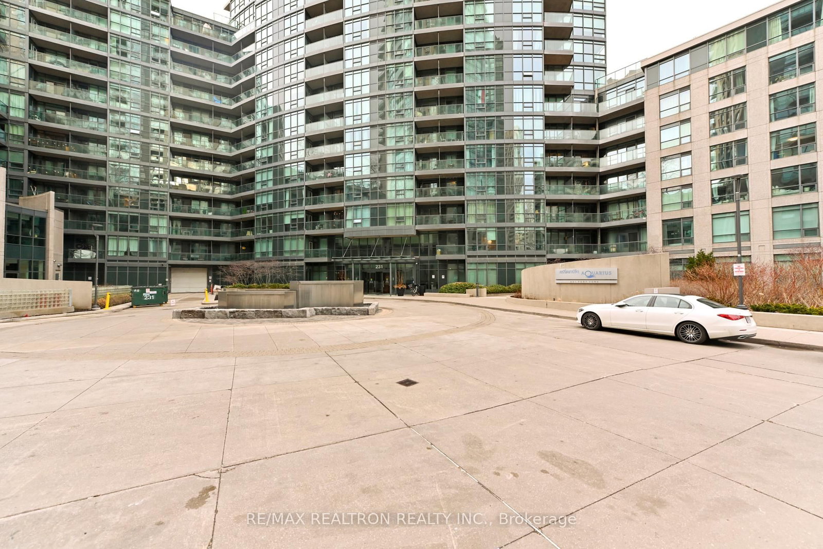 231 Fort York Boulevard, Unit 2505 - Photo 2