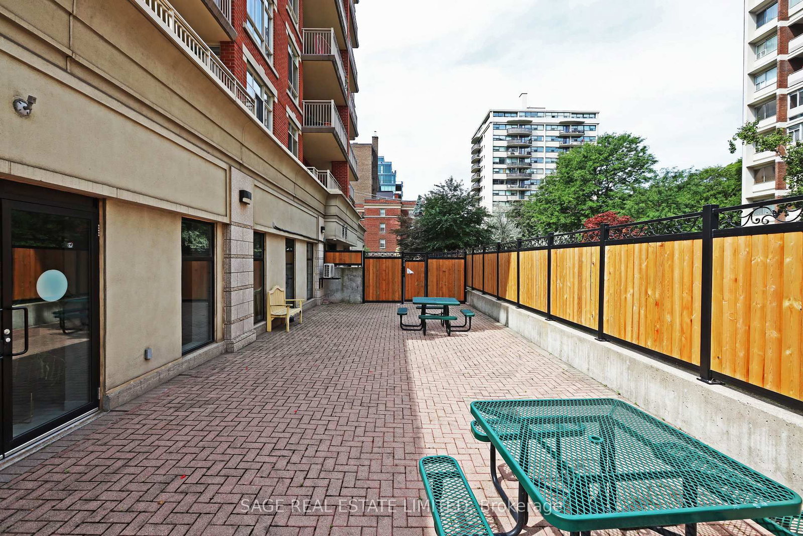 1 Deer Park Crescent, Unit 803 - Photo 26