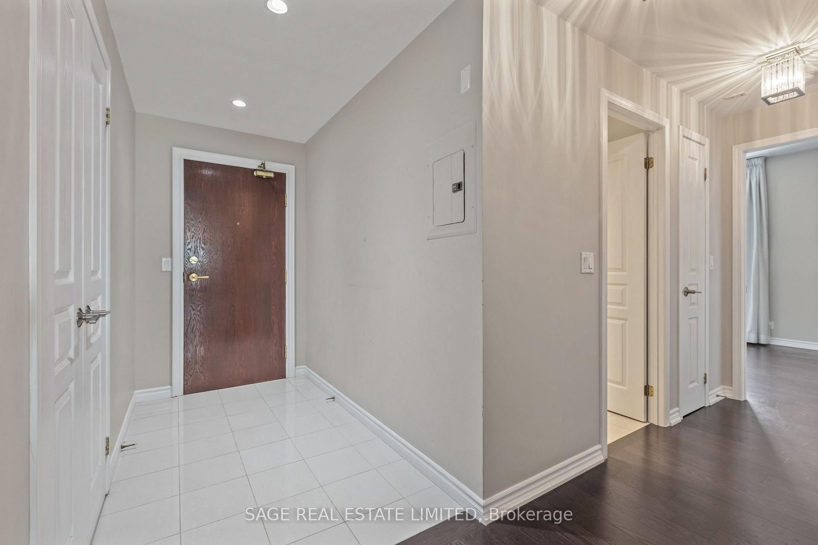 1 Deer Park Crescent, Unit 803 - Photo 31